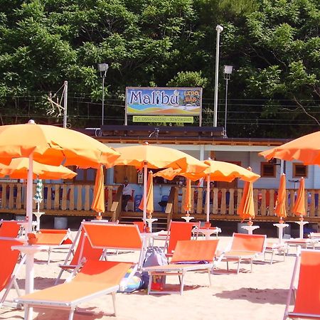 Park Hotel Villa Americana Роди Гарганико Екстериор снимка