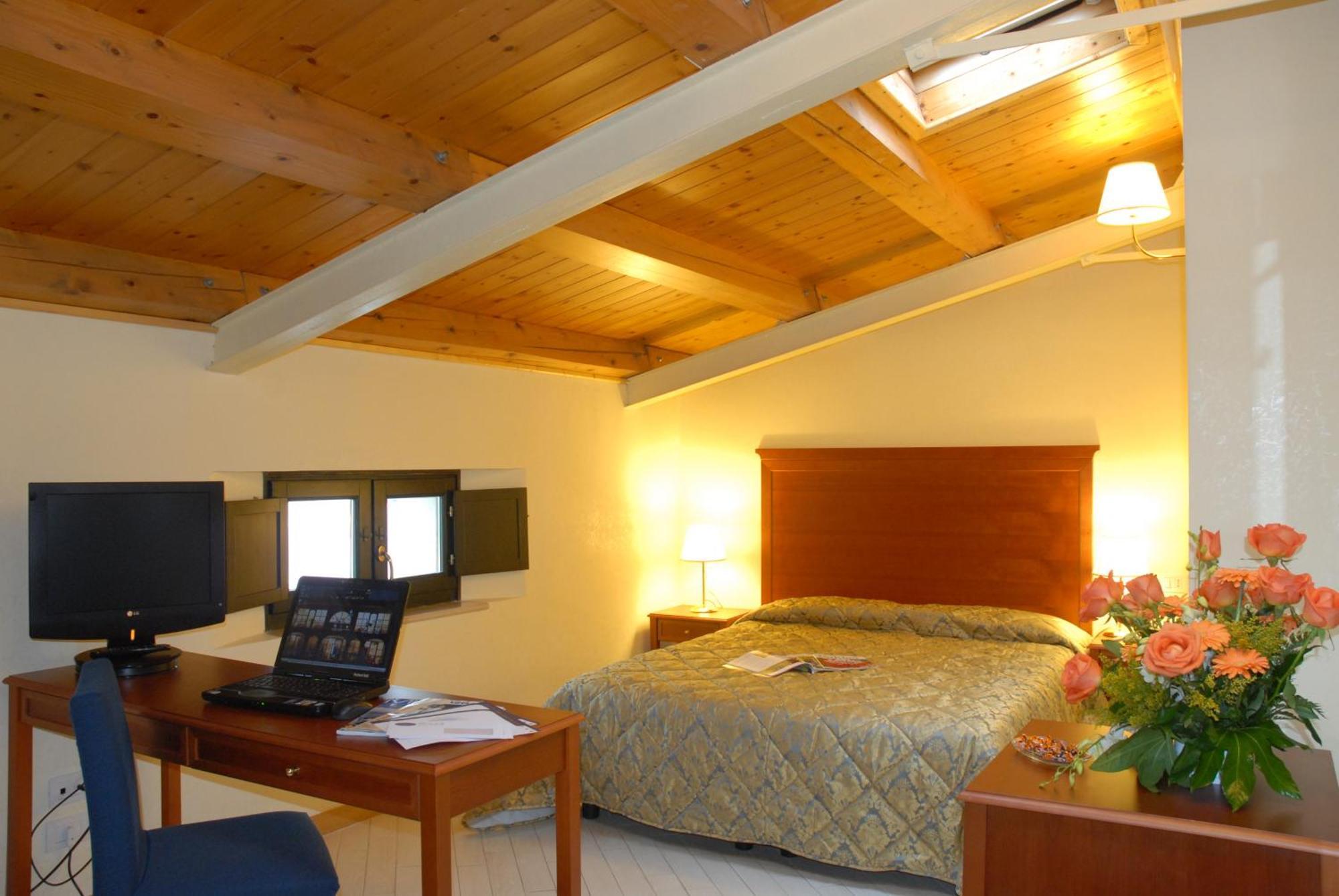 Park Hotel Villa Americana Роди Гарганико Екстериор снимка