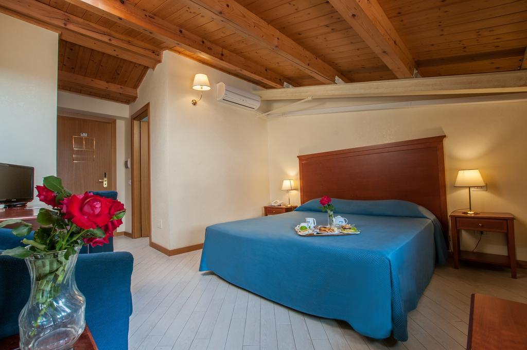 Park Hotel Villa Americana Роди Гарганико Екстериор снимка
